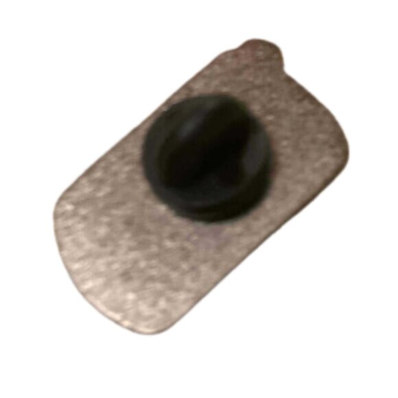 Salty Enamel Pin | Classic Salt Girl Parody Pin | Retro Collectible Pin - Picture 4 of 4